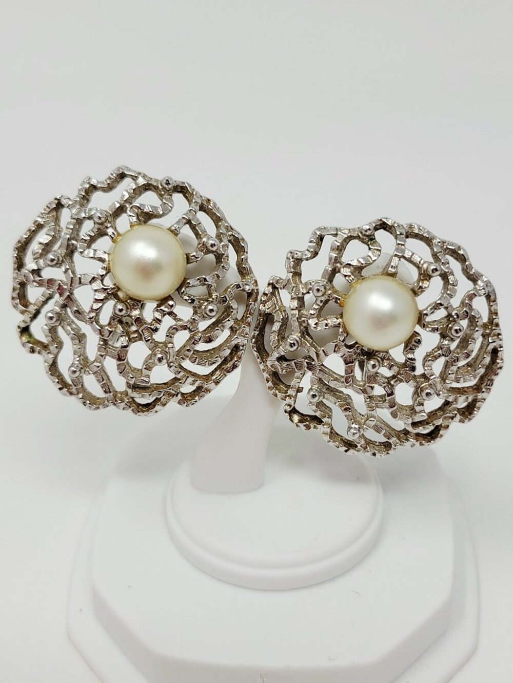 Vintage Sarah Coventry Faux Pearl Silver Tone Filigree Clip On Earrings